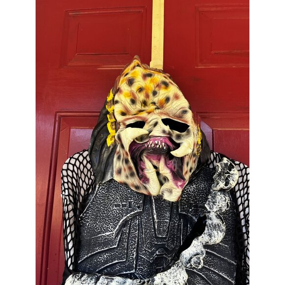 Alien Vs Predator Rubies Adult Halloween Costume Full Set Rare Find! Standard Si - Picture 4 of 13